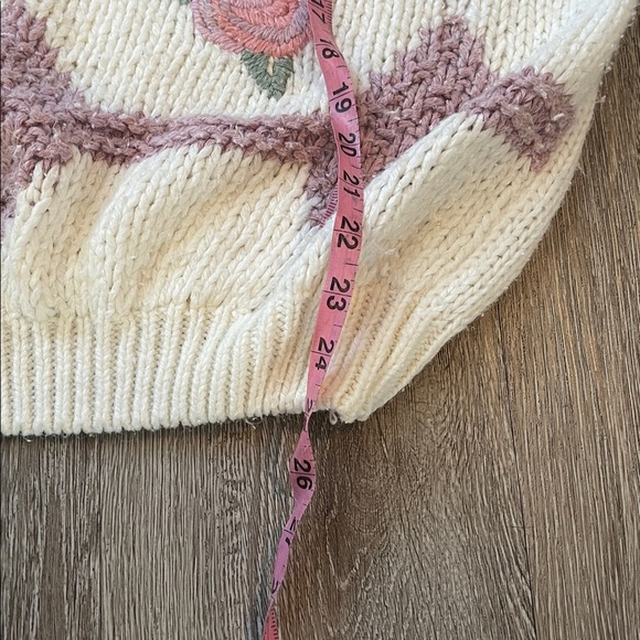 Huntington ridge vintage Floral Patterned Sweater - Cream and Pink size large - Picture 5 of 6